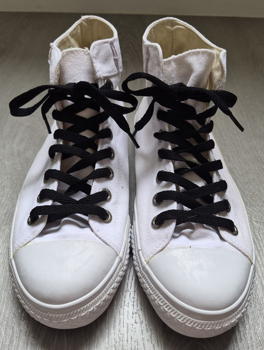 Levi's White Canvas Black Laces High Top Sneakers Women's Size 10